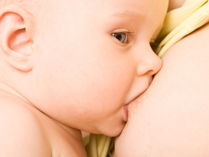 Τα οφέλη του θηλασμού στην υγεία του μωρού
